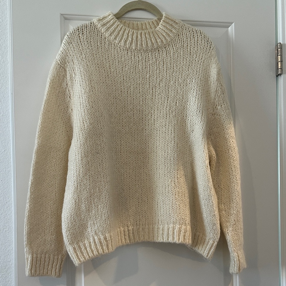 Zara Ivory Knit Sweater
